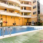 Piscina, Gym/squash Y Playa
